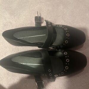 Report Women's Black Buckle Flats